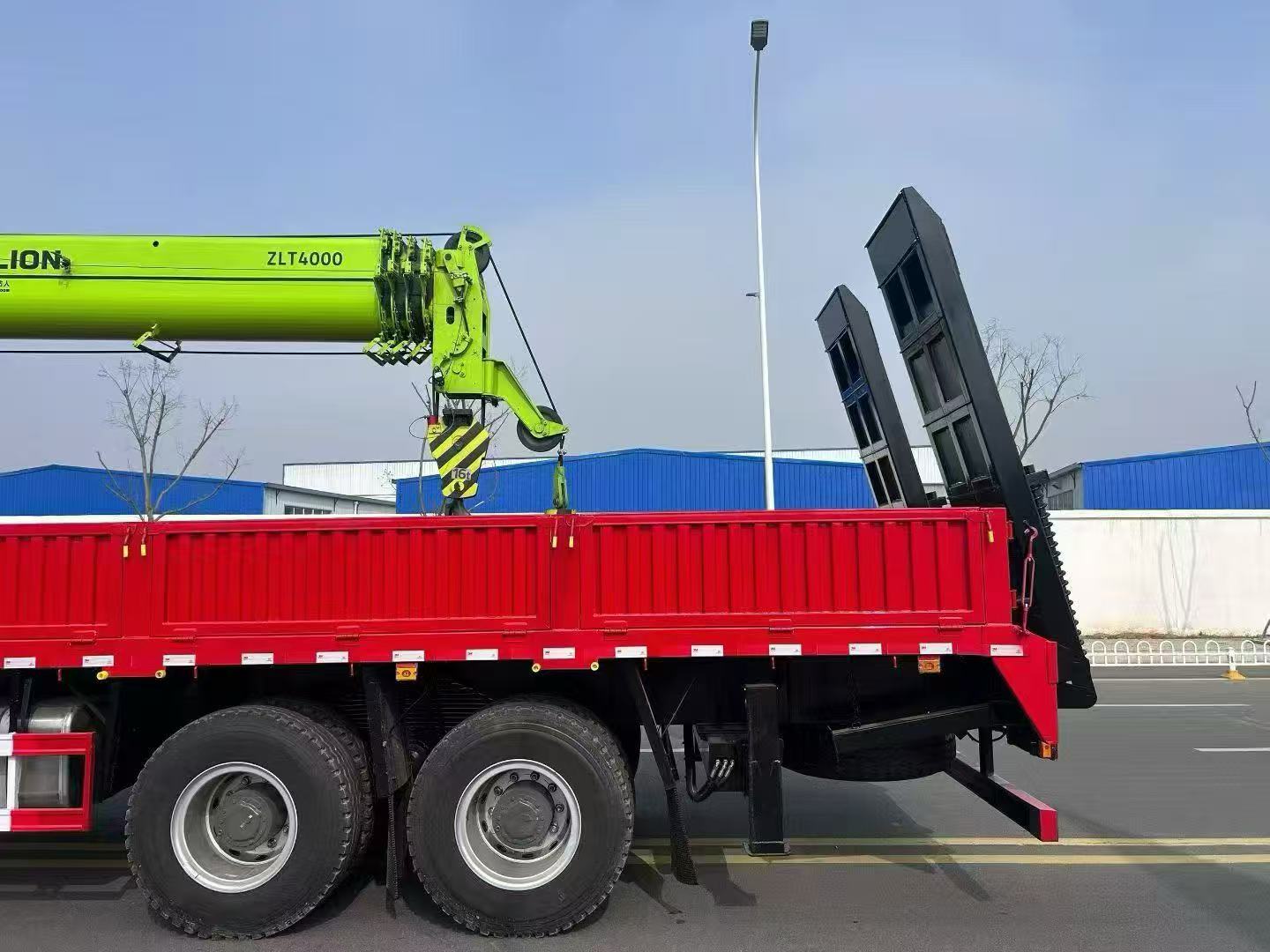 SINOTRUK HOWO 16-ton crane - Image 4